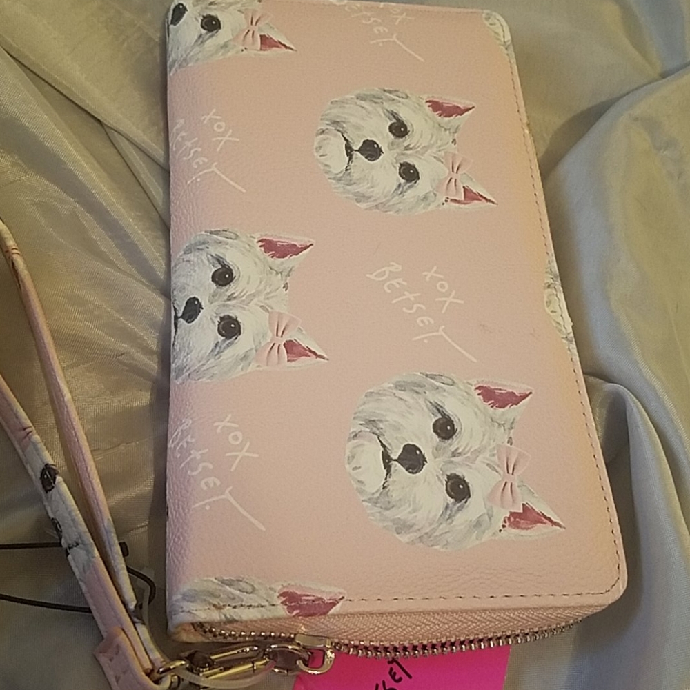 Betsey Johnson dog print zip around Nwt - Picture 3 of 5